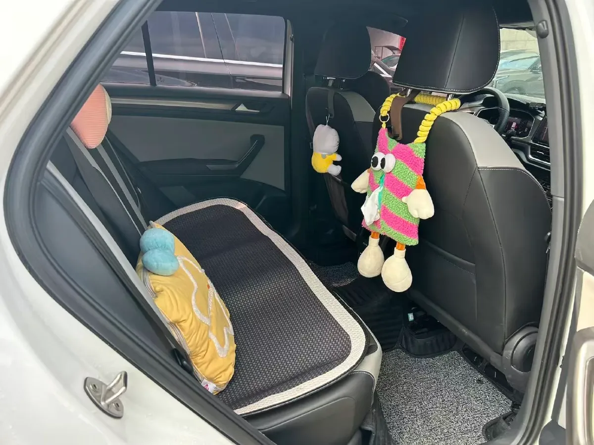 2023 Volkswagen T-Roc 1.5T 160HP L4 7DCT,autocango,china used car exporter,china ev exporter,chinese used car exporter,chinese used ev exporter