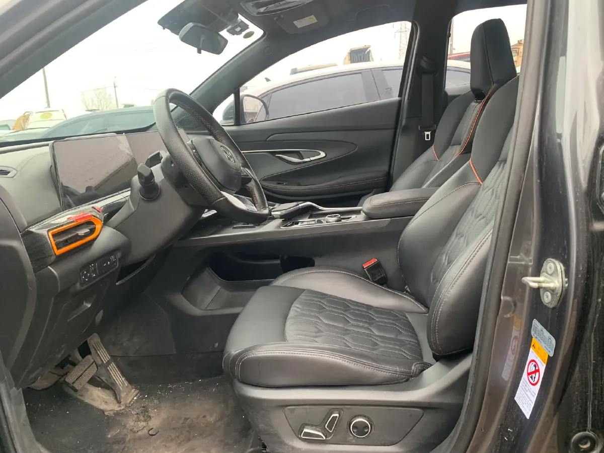 2022 ChangAn UNI-T 1.5T 188HP L4 7DCT,autocango,china used car exporter,china ev exporter,chinese used car exporter,chinese used ev exporter