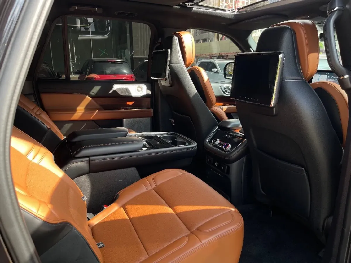 2019 Lincoln Navigator 3.5T 388HP V6 10AT,autocango,china used car exporter,china ev exporter,chinese used car exporter,chinese used ev exporter