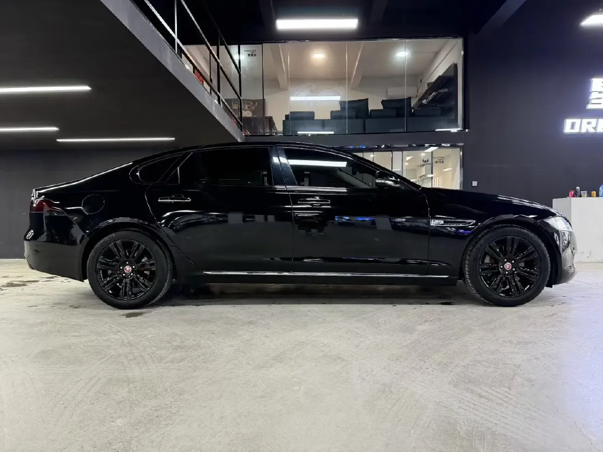 2018 Mercedes-Benz E Class 2.0T 184HP L4 9AT,autocango,china used car exporter,china ev exporter,chinese used car exporter,chinese used ev exporter