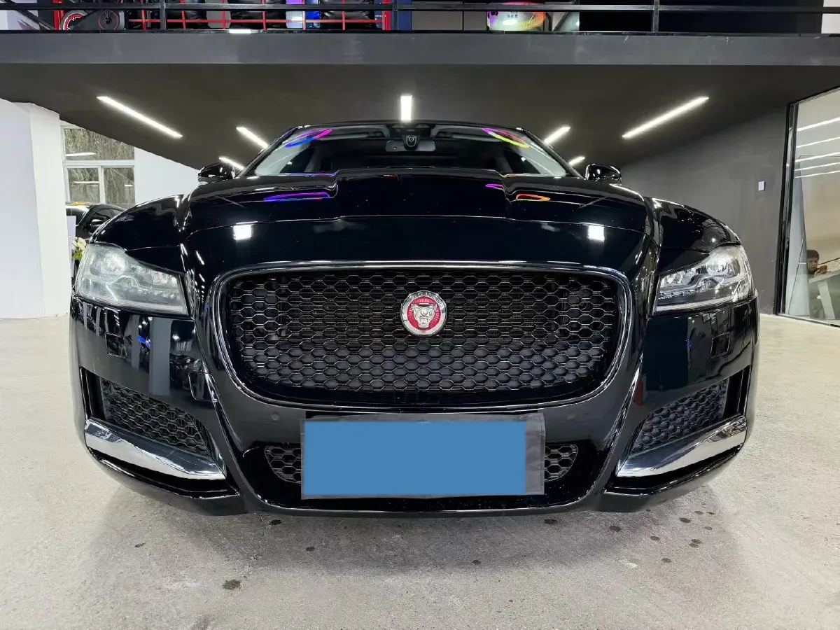 2018 Mercedes-Benz E Class 2.0T 184HP L4 9AT,autocango,china used car exporter,china ev exporter,chinese used car exporter,chinese used ev exporter