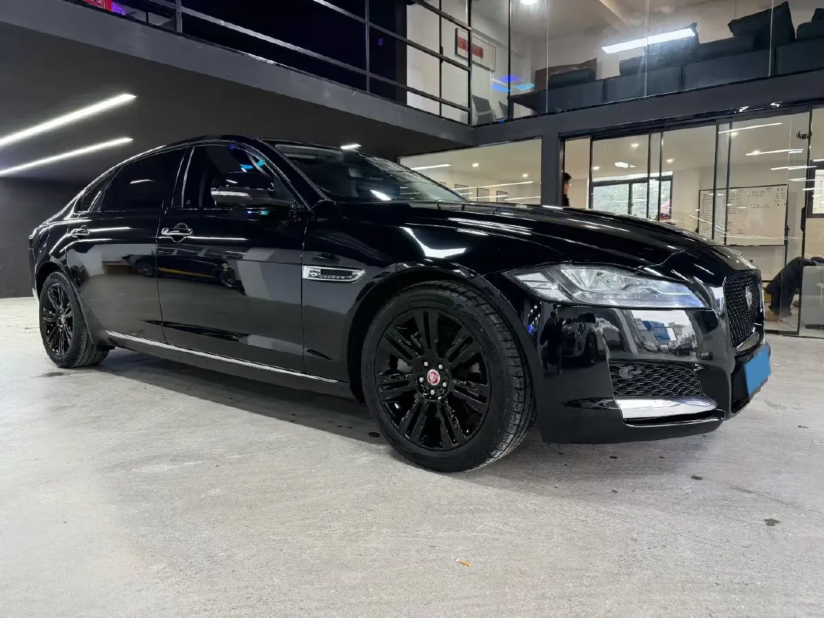 2018 Mercedes-Benz E Class 2.0T 184HP L4 9AT,autocango,china used car exporter,china ev exporter,chinese used car exporter,chinese used ev exporter