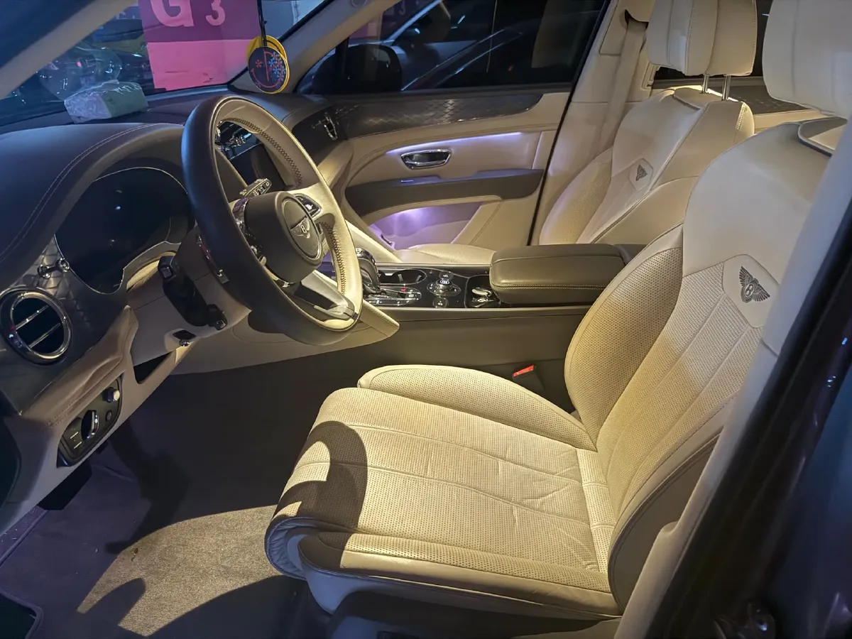 2021 Bentley Bentayga 4.0T 550HP V8 8AT,autocango,china used car exporter,china ev exporter,chinese used car exporter,chinese used ev exporter