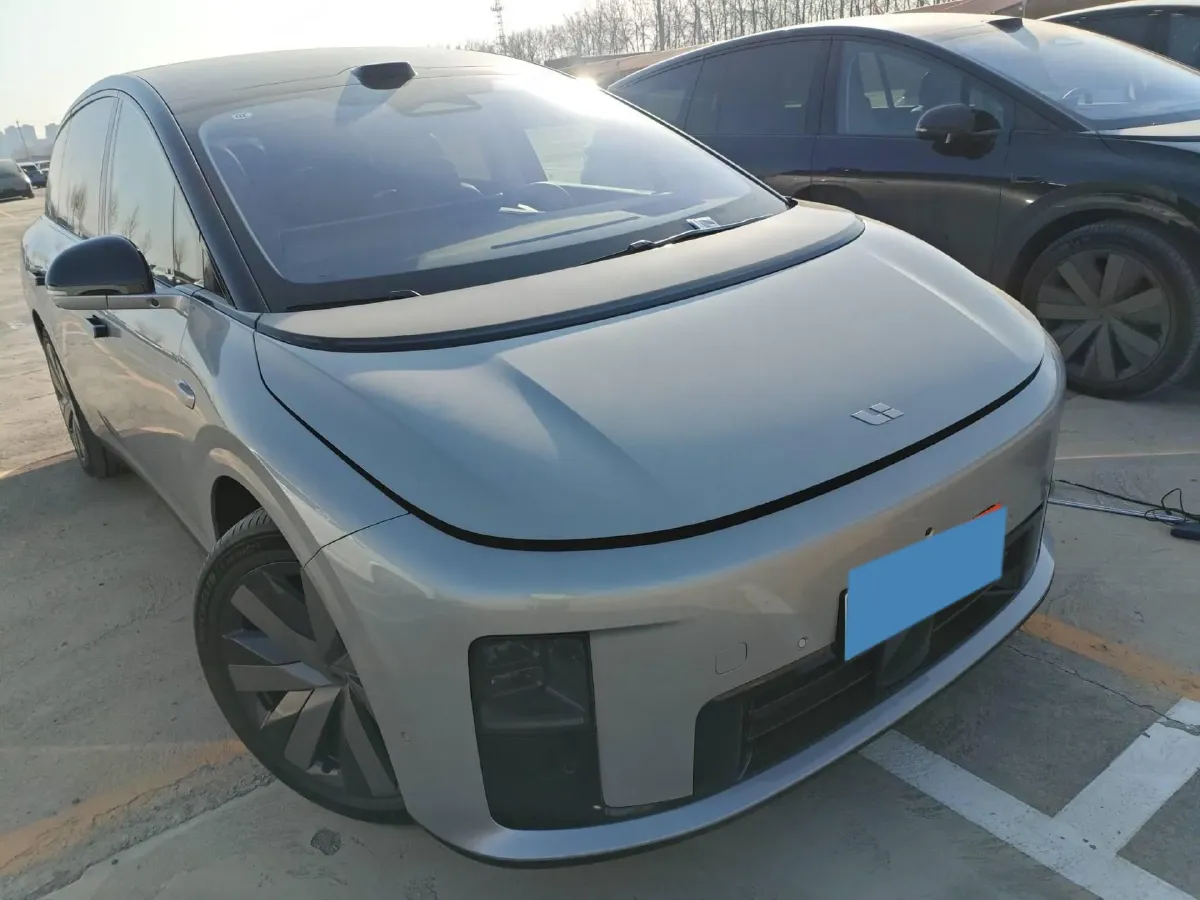 2025 Li i8 BEV,autocango,china used car exporter,china ev exporter,chinese used car exporter,chinese used ev exporter