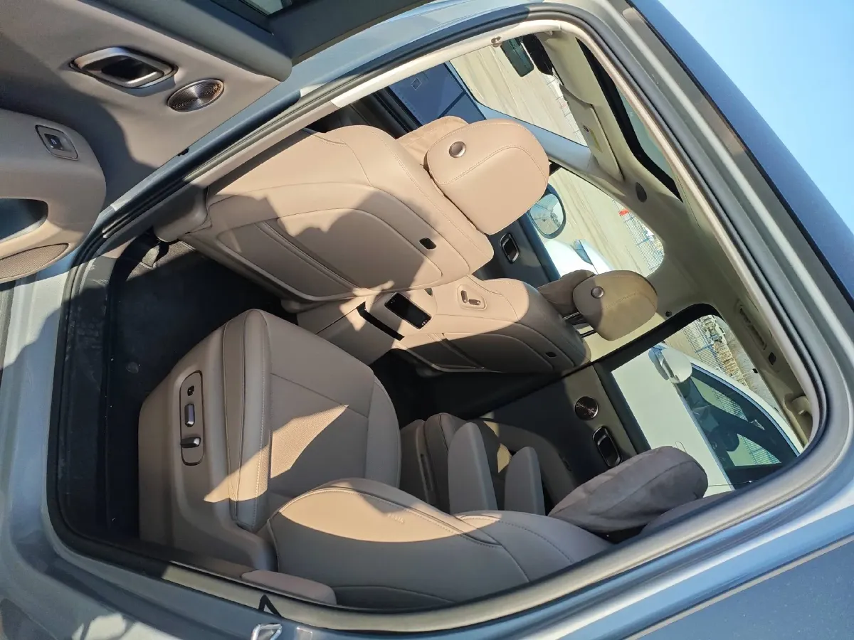 2025 Li i8 BEV,autocango,china used car exporter,china ev exporter,chinese used car exporter,chinese used ev exporter