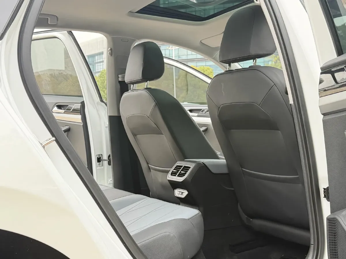 2024 Volkswagen Lavida 1.5L 110HP L4 6AT,autocango,china used car exporter,china ev exporter,chinese used car exporter,chinese used ev exporter