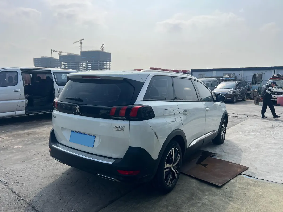 2017 Peugeot 5008 1.6T 167HP L4 6AT,autocango,china used car exporter,china ev exporter,chinese used car exporter,chinese used ev exporter