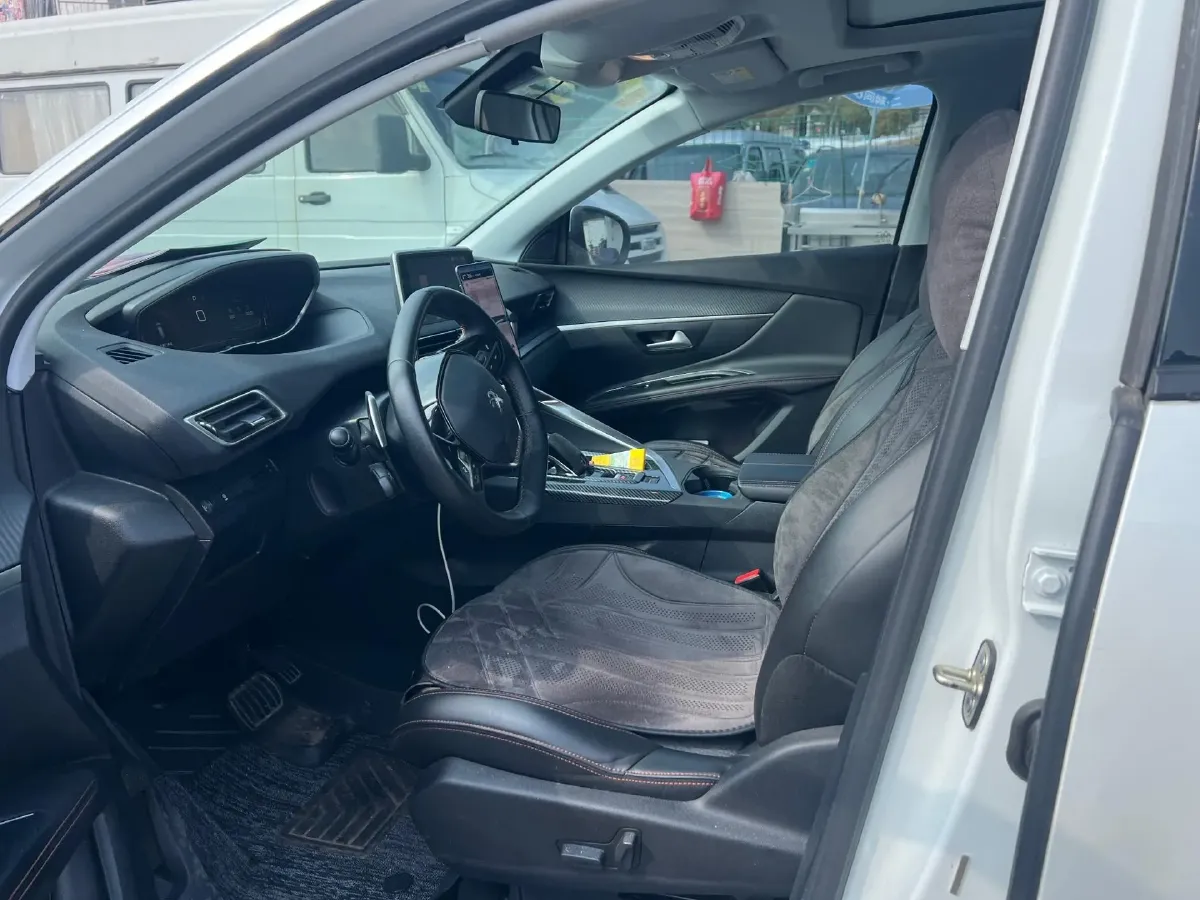 2017 Peugeot 5008 1.6T 167HP L4 6AT,autocango,china used car exporter,china ev exporter,chinese used car exporter,chinese used ev exporter