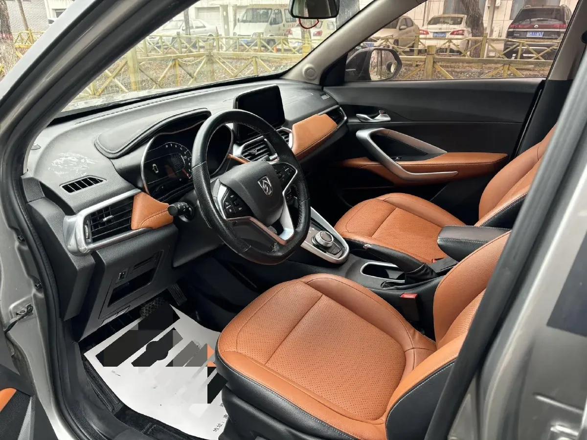 2017 HaiMa S5 Young Edition 1.6L 122HP L4 5MT,autocango,china used car exporter,china ev exporter,chinese used car exporter,chinese used ev exporter