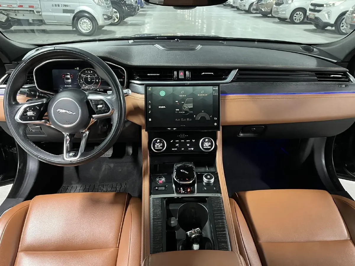 2021 Jaguar XFL 2.0T 250HP L4 8AT,autocango,china used car exporter,china ev exporter,chinese used car exporter,chinese used ev exporter