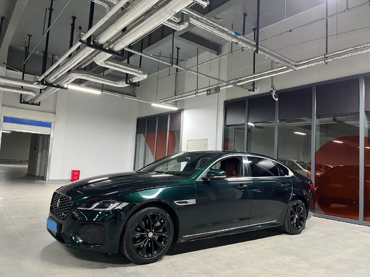 2021 Jaguar XFL 2.0T 250HP L4 8AT,autocango,china used car exporter,china ev exporter,chinese used car exporter,chinese used ev exporter