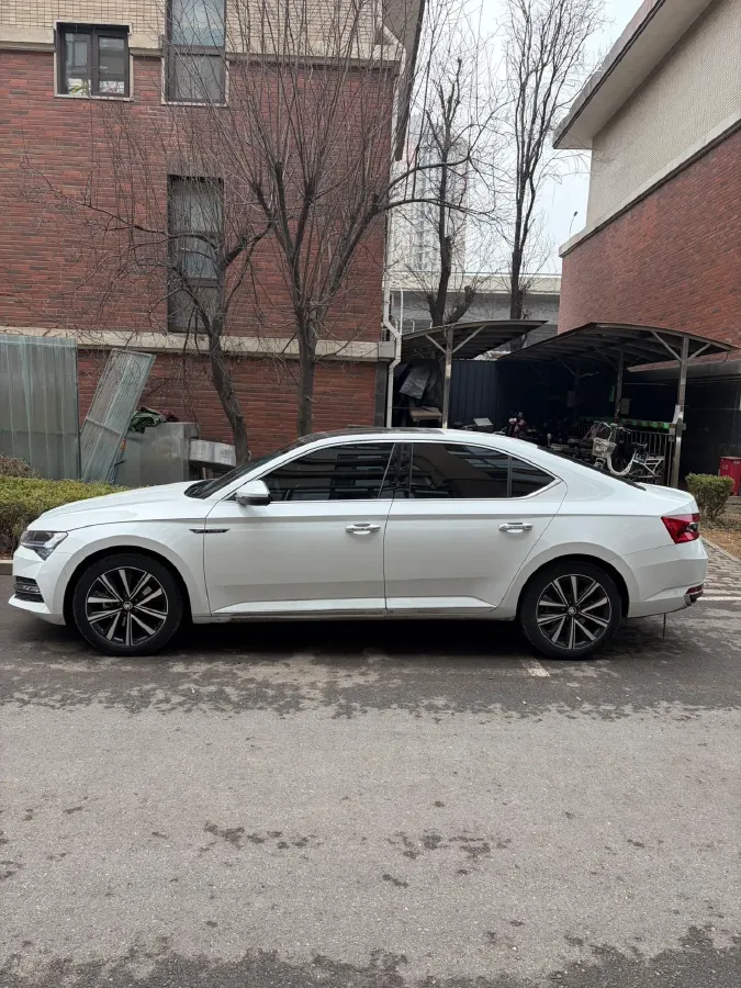 2024 Skoda Superb 1.4T 150HP L4 7DCT,autocango,china used car exporter,china ev exporter,chinese used car exporter,chinese used ev exporter