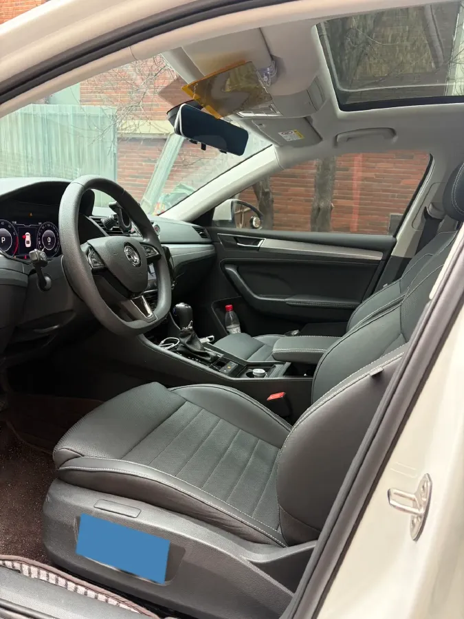 2024 Skoda Superb 1.4T 150HP L4 7DCT,autocango,china used car exporter,china ev exporter,chinese used car exporter,chinese used ev exporter