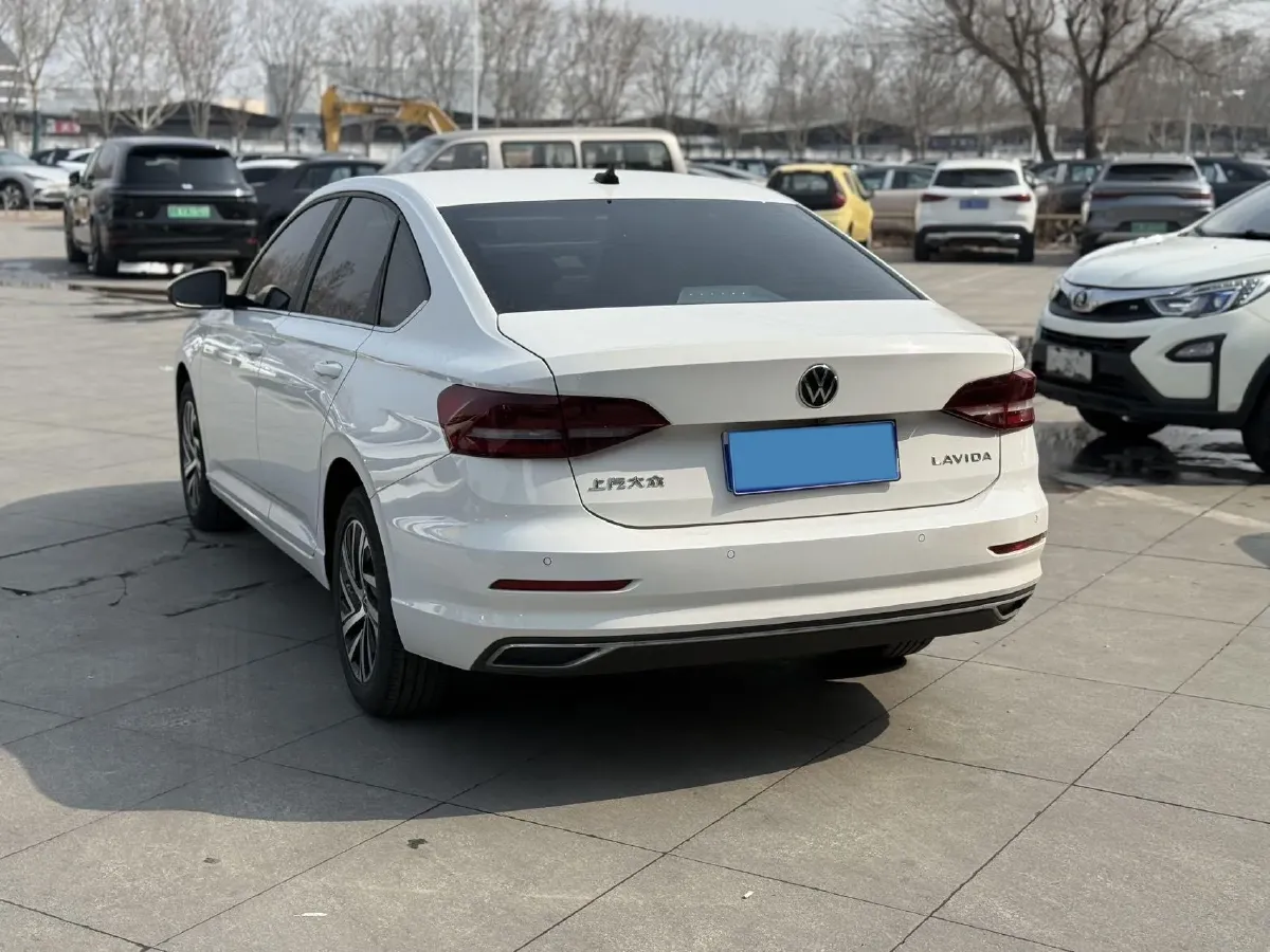 2022 Bestune B70 2.0T 224HP L4 6AT,autocango,china used car exporter,china ev exporter,chinese used car exporter,chinese used ev exporter