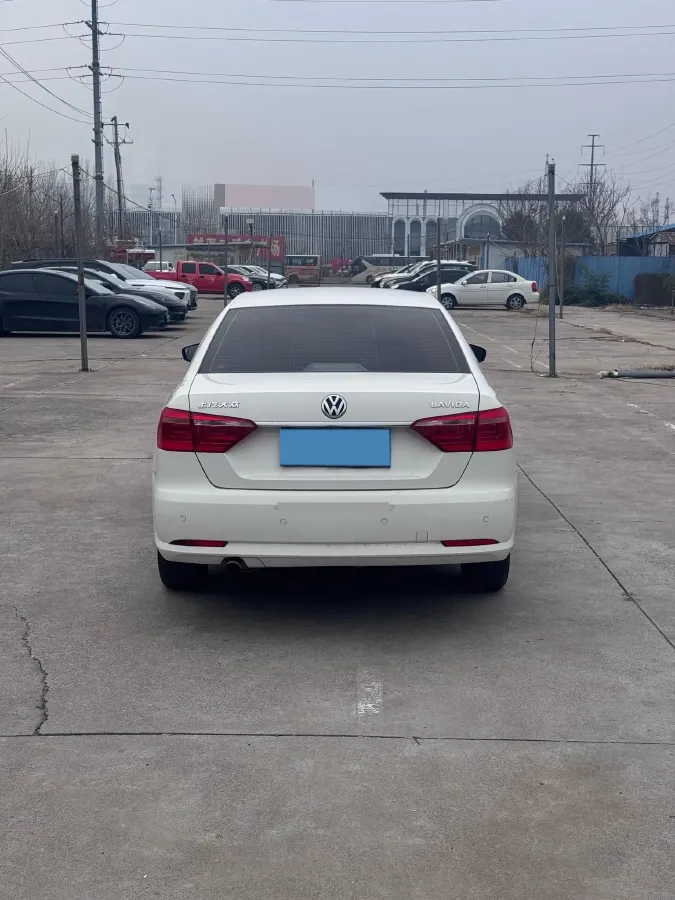 2013 Volkswagen Lavida 1.6L 110HP L4 6AT,autocango,china used car exporter,china ev exporter,chinese used car exporter,chinese used ev exporter