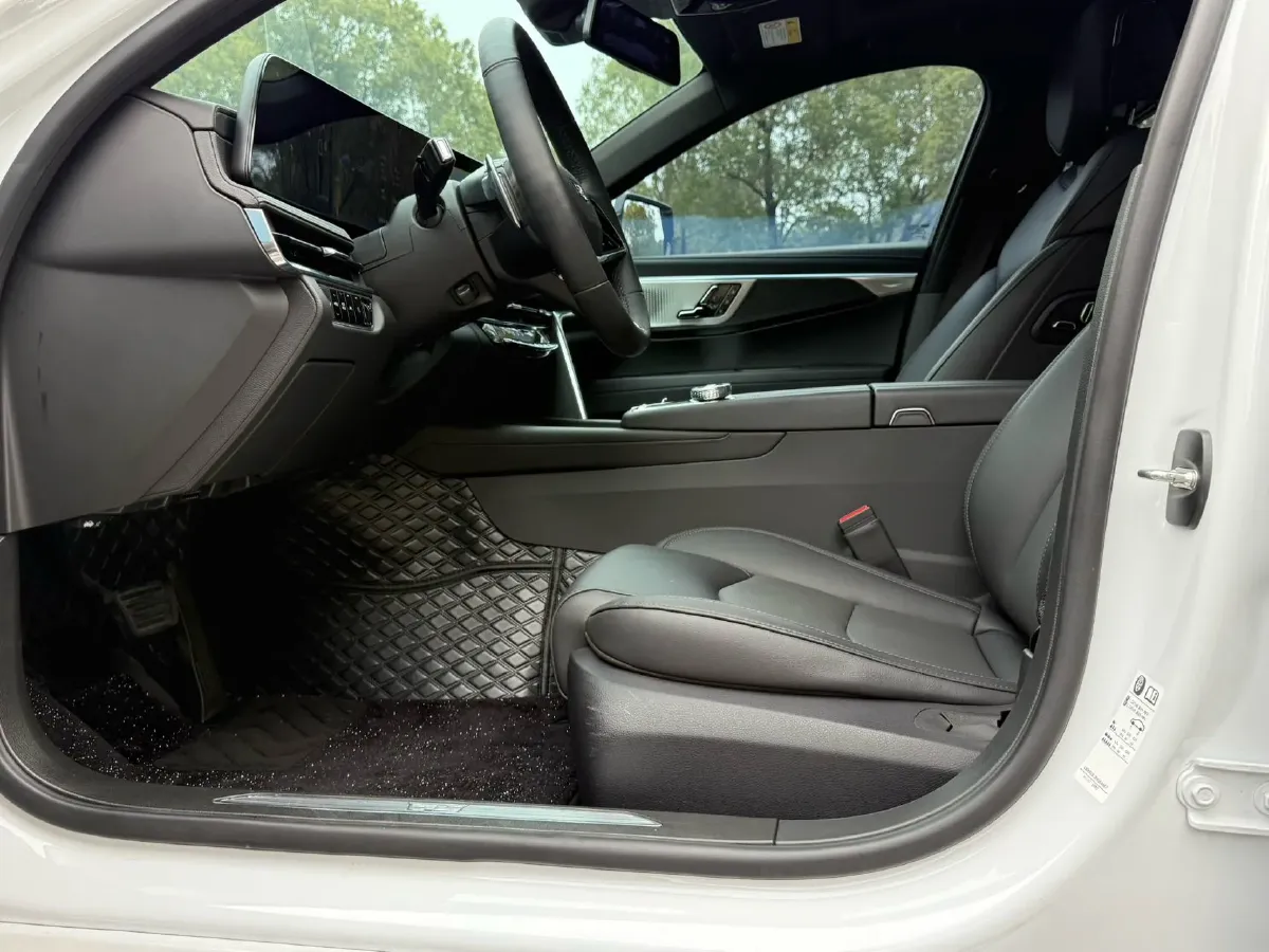 2023 Cadillac CT6 2.0T 237HP L4 10AT,autocango,china used car exporter,china ev exporter,chinese used car exporter,chinese used ev exporter