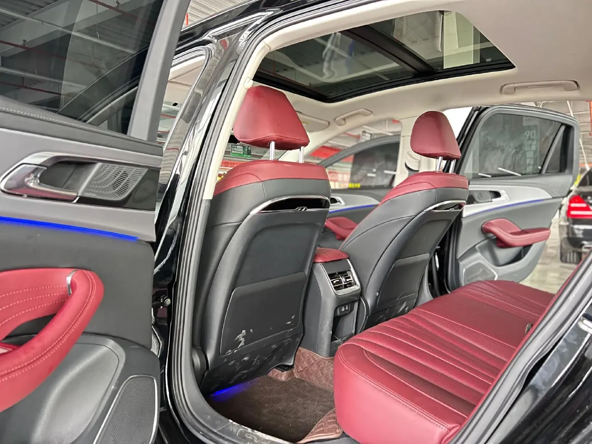 2023 HongQi H5 2.0T 224HP L4 8AT,autocango,china used car exporter,china ev exporter,chinese used car exporter,chinese used ev exporter