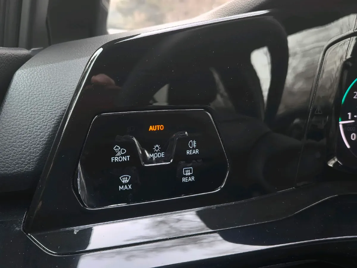 2023 Volkswagen Golf 1.4T 150HP L4 7DCT,autocango,china used car exporter,china ev exporter,chinese used car exporter,chinese used ev exporter