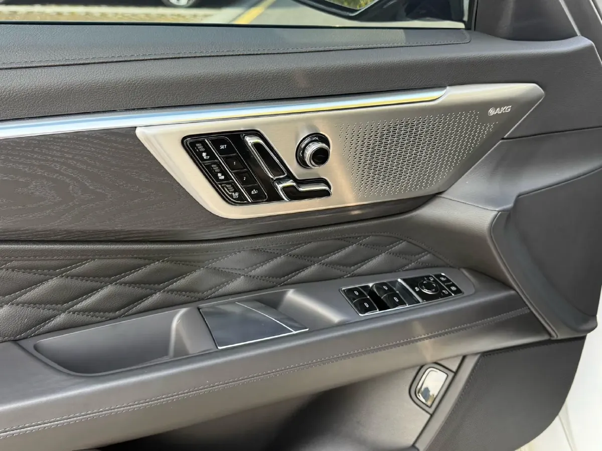 2023 Cadillac CT6 2.0T 237HP L4 10AT,autocango,china used car exporter,china ev exporter,chinese used car exporter,chinese used ev exporter