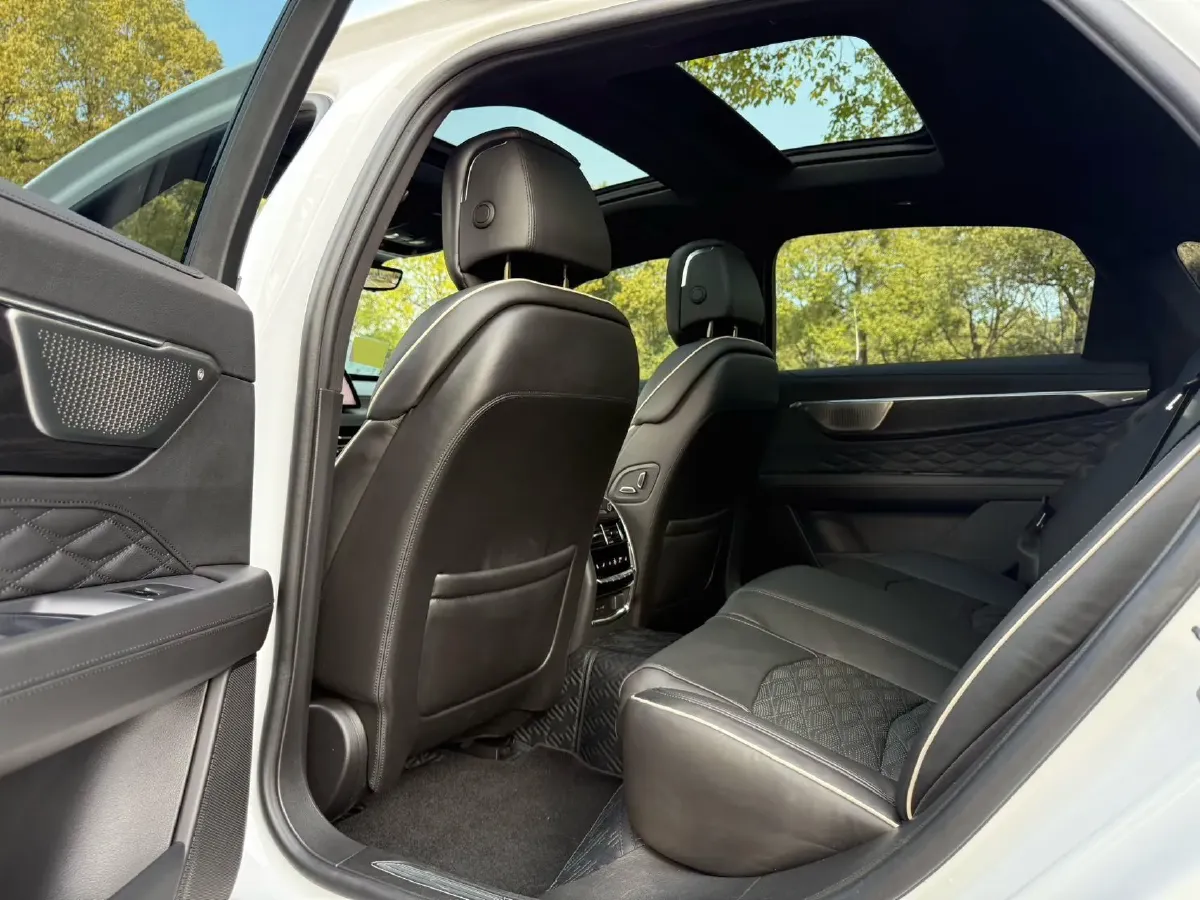 2023 Cadillac CT6 2.0T 237HP L4 10AT,autocango,china used car exporter,china ev exporter,chinese used car exporter,chinese used ev exporter