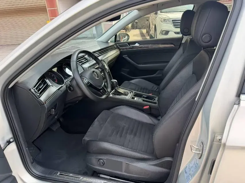 2018 Volkswagen Magotan 1.8T 180HP L4 7DCT,autocango,china used car exporter,china ev exporter,chinese used car exporter,chinese used ev exporter