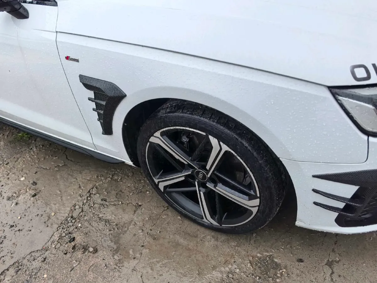 2024 Audi A4L 2.0T 190HP L4 7DCT,autocango,china used car exporter,china ev exporter,chinese used car exporter,chinese used ev exporter