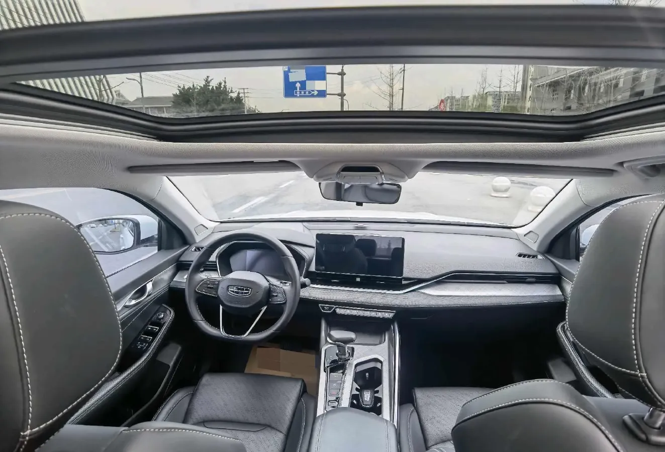 2021 Geely Preface 2.0T 190HP L4 7DCT,autocango,china used car exporter,china ev exporter,chinese used car exporter,chinese used ev exporter