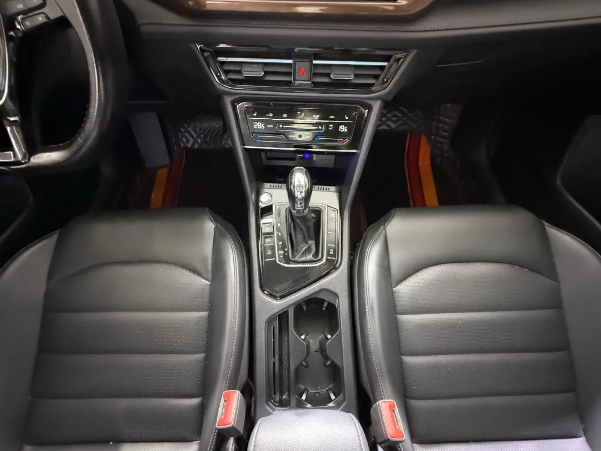 2021 Volkswagen Tharu 1.4T 150HP L4 7DCT,autocango,china used car exporter,china ev exporter,chinese used car exporter,chinese used ev exporter