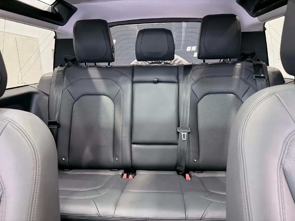 2023 Land Rover Defender 3.0T 400HP L6 8AT,autocango,china used car exporter,china ev exporter,chinese used car exporter,chinese used ev exporter