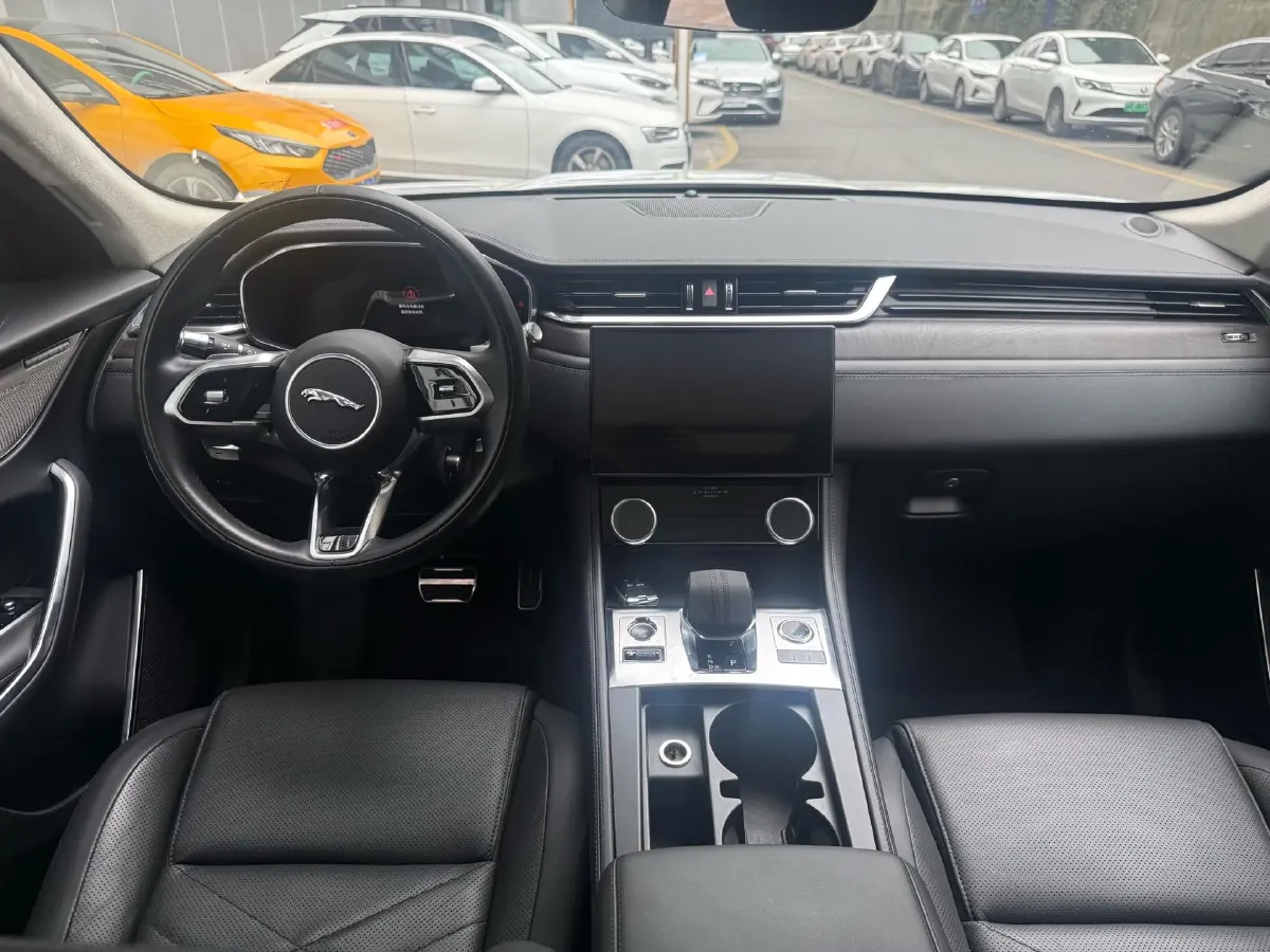 2022 Jaguar F-PACE 2.0T 250HP L4 8AT,autocango,china used car exporter,china ev exporter,chinese used car exporter,chinese used ev exporter