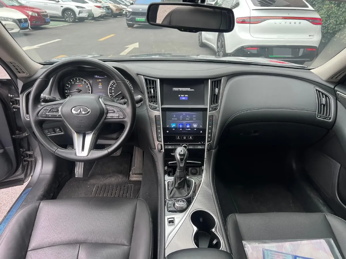 2018 Jeep Grand Commander 2.0T 265HP L4 9AT,autocango,china used car exporter,china ev exporter,chinese used car exporter,chinese used ev exporter