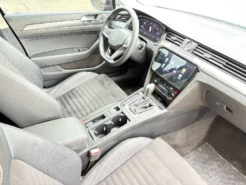 2020 Volkswagen Magotan 2.0T 186HP L4 7DCT,autocango,china used car exporter,china ev exporter,chinese used car exporter,chinese used ev exporter