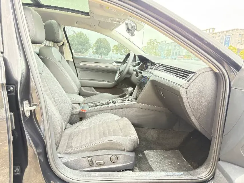 2020 Volkswagen Magotan 2.0T 186HP L4 7DCT,autocango,china used car exporter,china ev exporter,chinese used car exporter,chinese used ev exporter