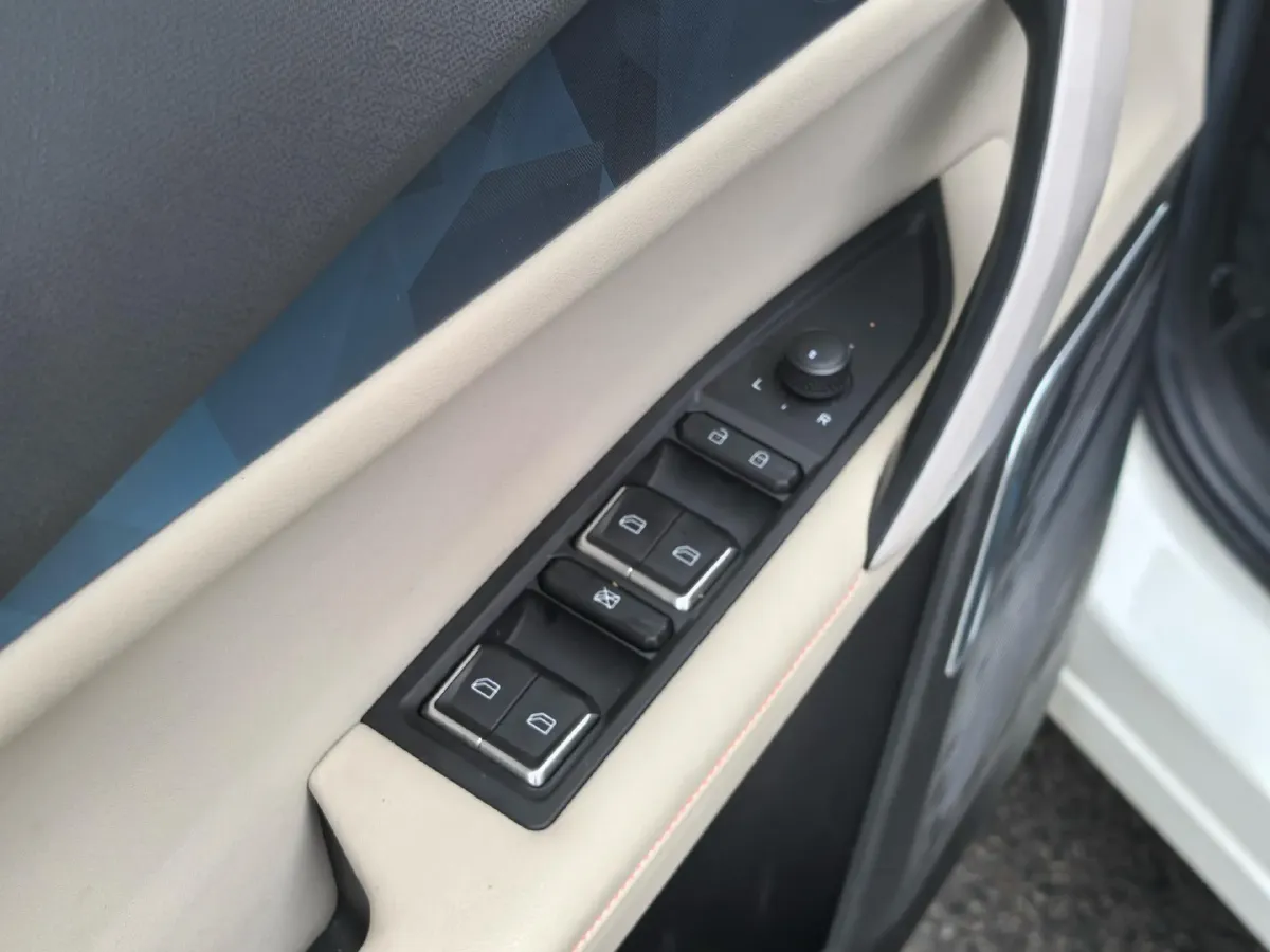 2020 LYNK&CO 06 1.5T 177HP L3 7DCT,autocango,china used car exporter,china ev exporter,chinese used car exporter,chinese used ev exporter