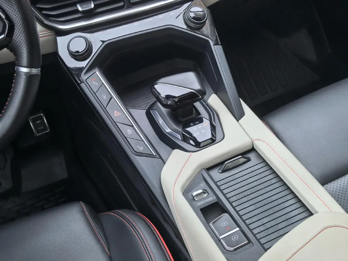 2020 LYNK&CO 06 1.5T 177HP L3 7DCT,autocango,china used car exporter,china ev exporter,chinese used car exporter,chinese used ev exporter