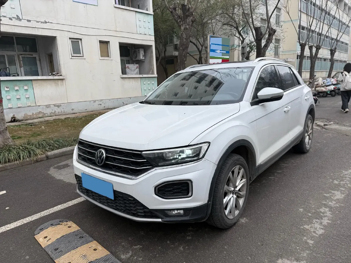 2022 Volkswagen T-Roc 1.4T 150HP L4 7DCT,autocango,china used car exporter,china ev exporter,chinese used car exporter,chinese used ev exporter