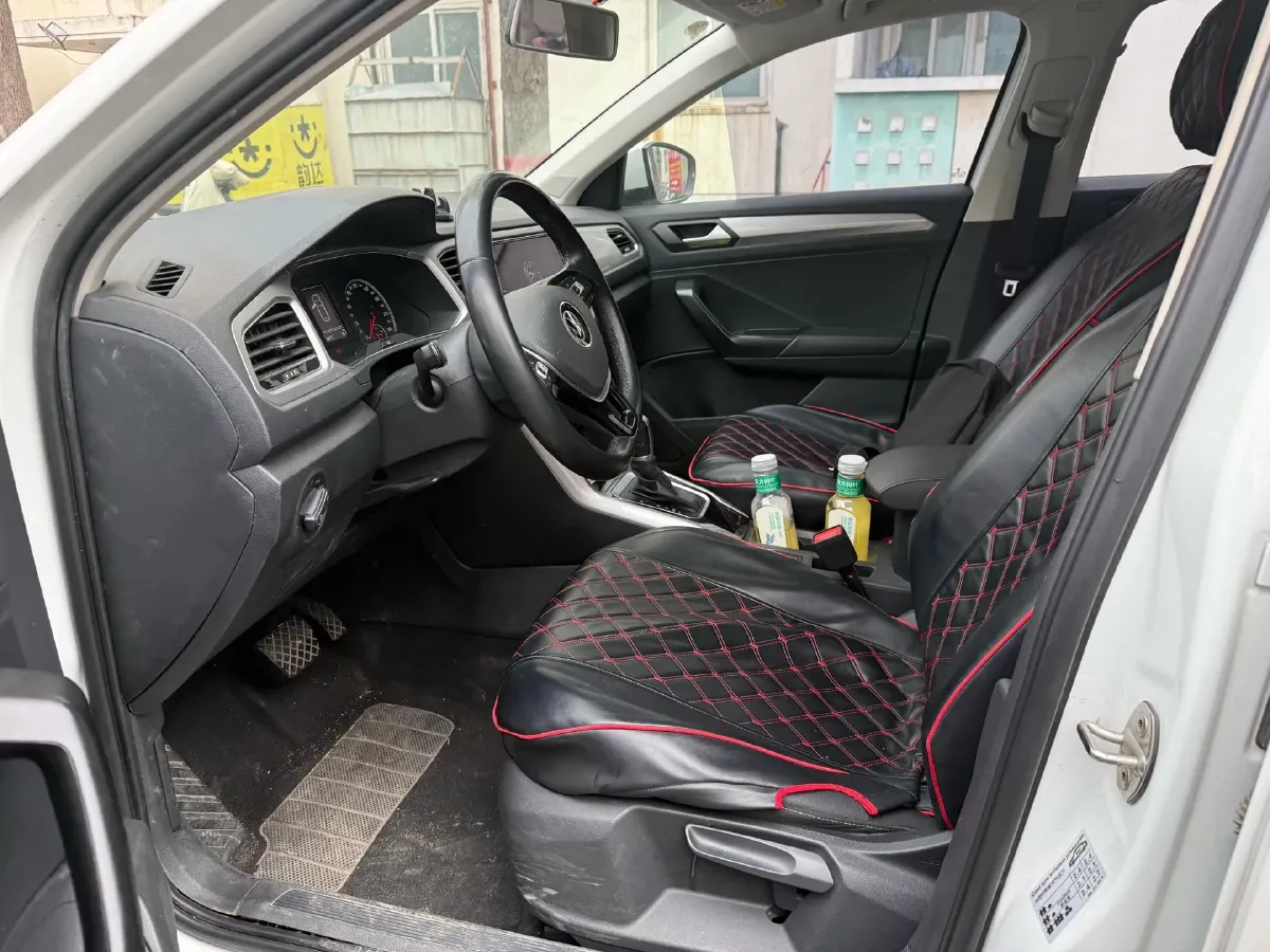 2022 Volkswagen T-Roc 1.4T 150HP L4 7DCT,autocango,china used car exporter,china ev exporter,chinese used car exporter,chinese used ev exporter