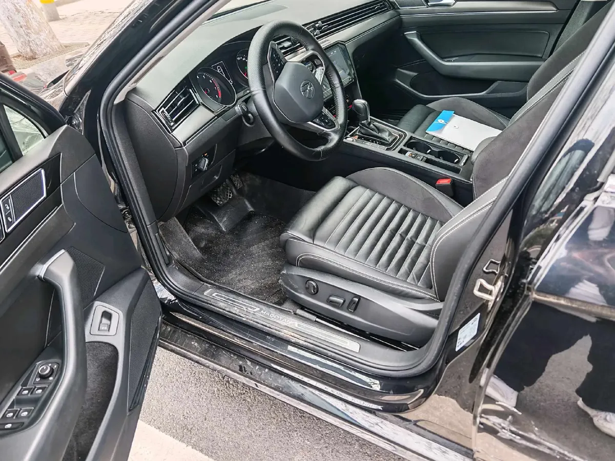 2020 Volkswagen Magotan 2.0T 186HP L4 7DCT,autocango,china used car exporter,china ev exporter,chinese used car exporter,chinese used ev exporter