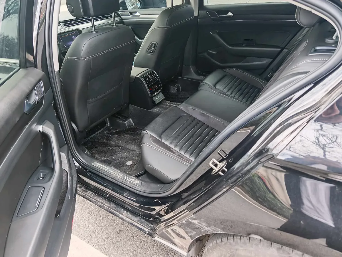 2020 Volkswagen Magotan 2.0T 186HP L4 7DCT,autocango,china used car exporter,china ev exporter,chinese used car exporter,chinese used ev exporter