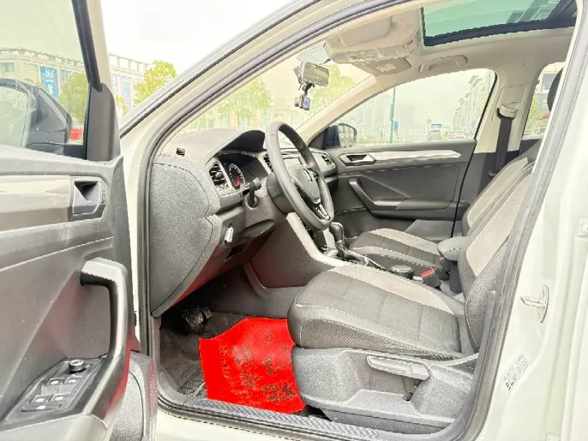 2019 Volkswagen T-Roc 1.4T 131HP L4 7DCT,autocango,china used car exporter,china ev exporter,chinese used car exporter,chinese used ev exporter