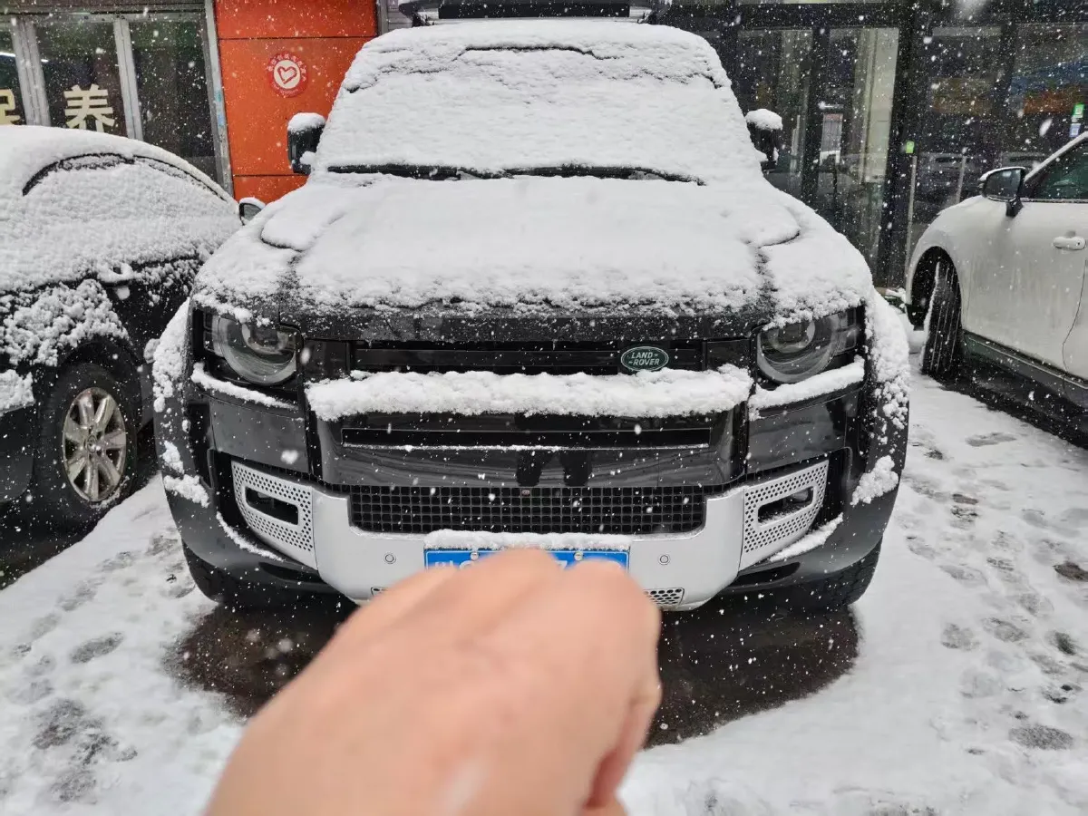 2024 Land Rover Defender 3.0T 400HP L6 8AT,autocango,china used car exporter,china ev exporter,chinese used car exporter,chinese used ev exporter