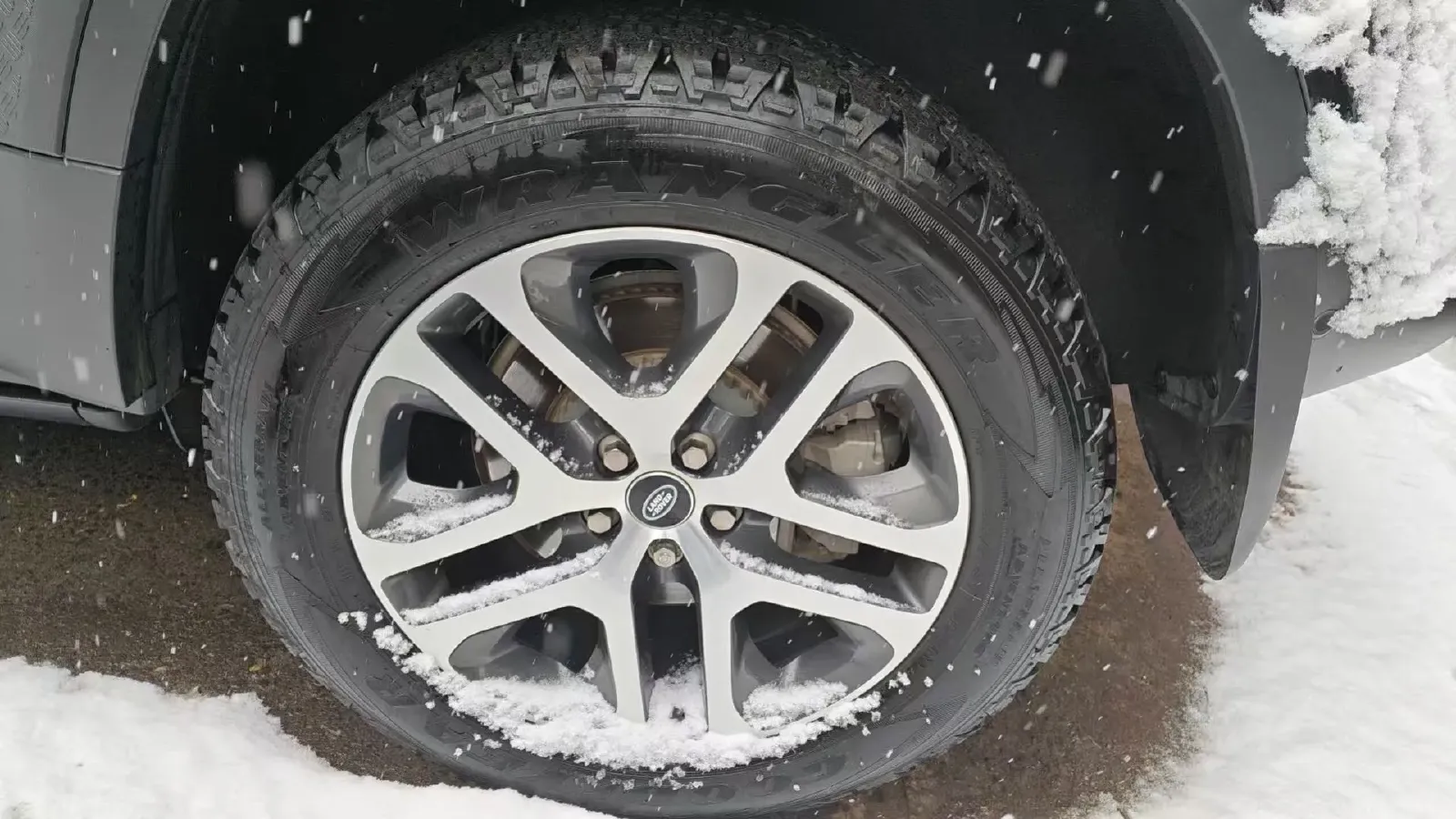 2024 Land Rover Defender 3.0T 400HP L6 8AT,autocango,china used car exporter,china ev exporter,chinese used car exporter,chinese used ev exporter