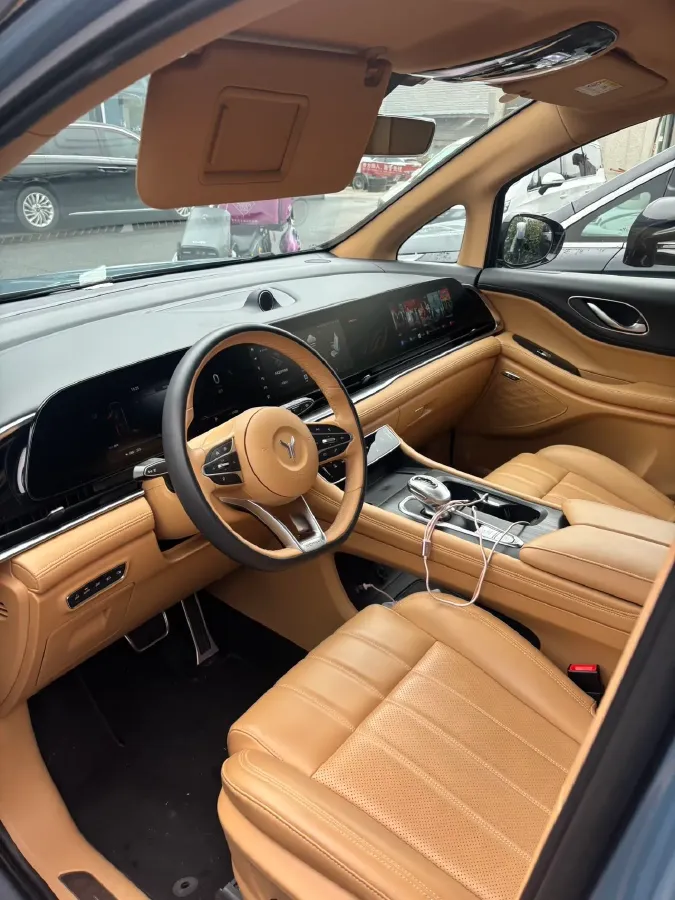 2022 Voyah Dream BEV 82KWH,autocango,china used car exporter,china ev exporter,chinese used car exporter,chinese used ev exporter