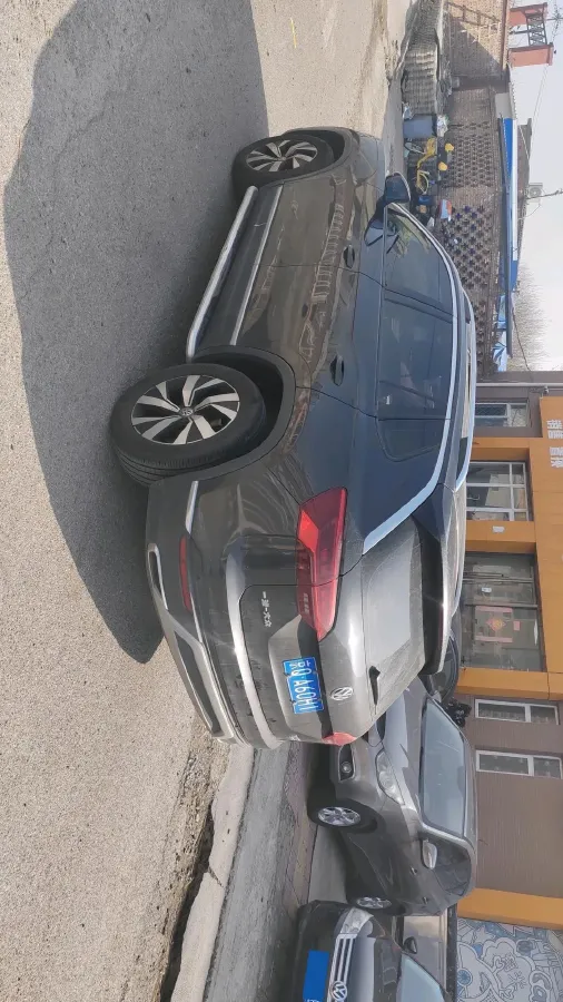 2019 Jeep Cherokee 2.0T 234HP L4 9AT,autocango,china used car exporter,china ev exporter,chinese used car exporter,chinese used ev exporter