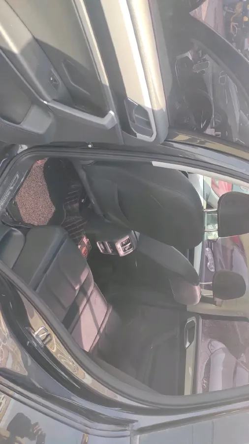 2019 Jeep Cherokee 2.0T 234HP L4 9AT,autocango,china used car exporter,china ev exporter,chinese used car exporter,chinese used ev exporter