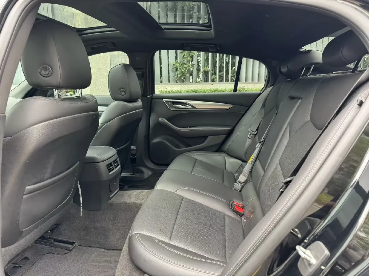 2022 Cadillac CT5 2.0T 237HP L4 10AT,autocango,china used car exporter,china ev exporter,chinese used car exporter,chinese used ev exporter