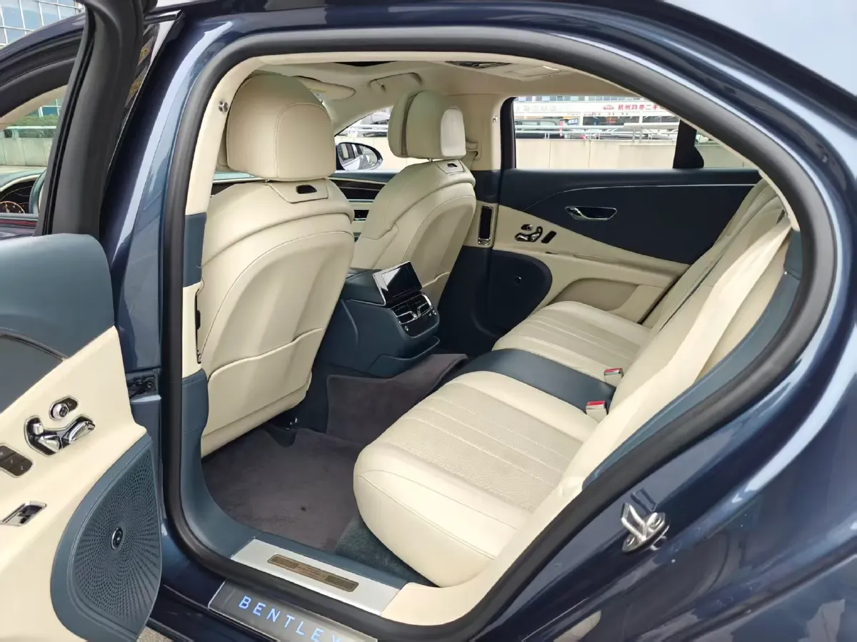 2021 Bentley Flying Spur 4.0T 550HP V8 8DCT,autocango,china used car exporter,china ev exporter,chinese used car exporter,chinese used ev exporter