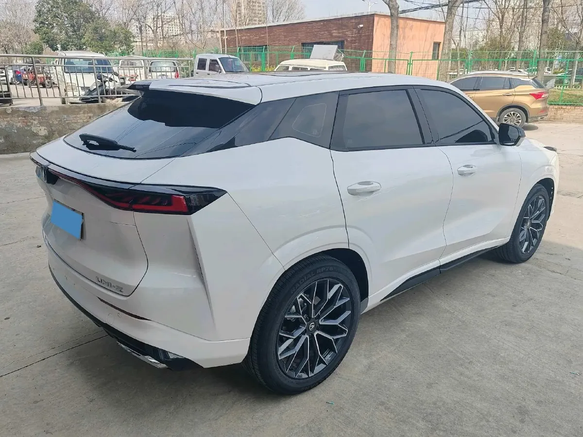 2025 ChangAn CS75 Plus 1.5T 192HP L4 8AT,autocango,china used car exporter,china ev exporter,chinese used car exporter,chinese used ev exporter