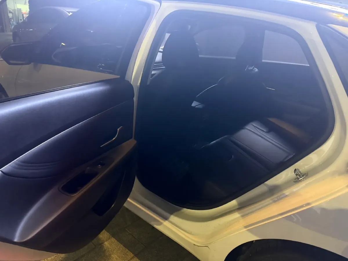 2021 Hyundai Elantra 1.5L 115HP L4 CVT,autocango,china used car exporter,china ev exporter,chinese used car exporter,chinese used ev exporter