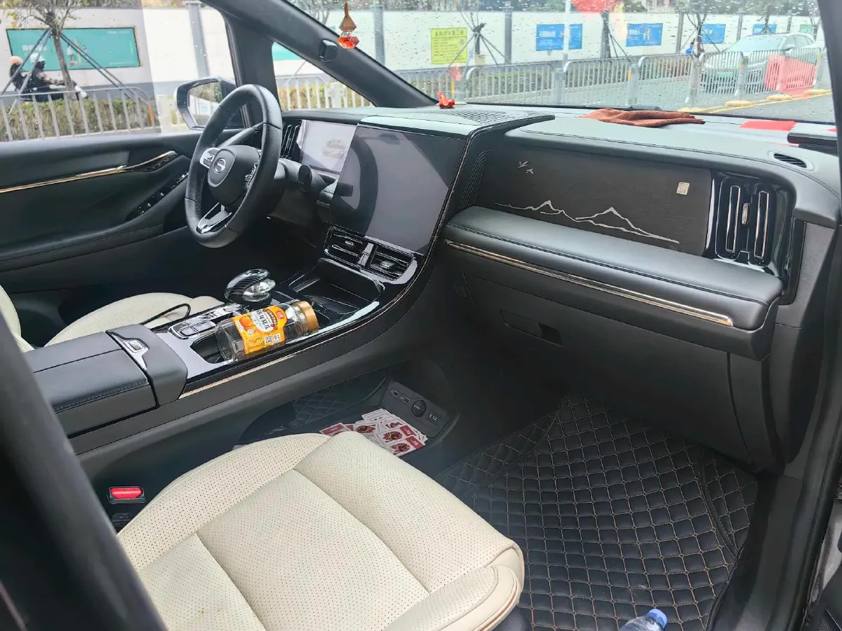 2023 GAC Trumpchi M8 2.0T 190HP L4 E-CVT Hybrid,autocango,china used car exporter,china ev exporter,chinese used car exporter,chinese used ev exporter